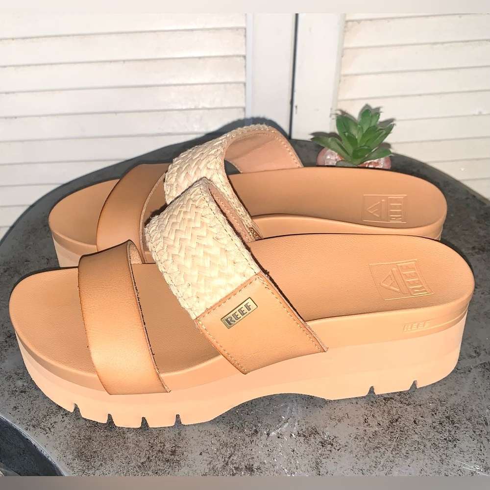 Reef Women's Vista Braid II sandals in a natural color platform 7.5 - Picture 6 of 11